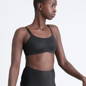 Wireless reversible bra w/ laundry bag